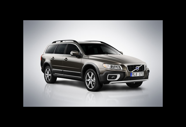 Комплектація модернізованих Volvo V70, XC70 і S80 поповнюється новітніми системами безпеки та інформаційно розважальною системою, на додачу до ефективніших двигунів