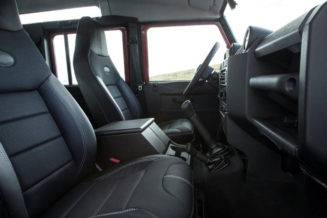 КУЛЬТОВИЙ LAND ROVER DEFENDER СТАЄ ДОСКОНАЛІШИМ 