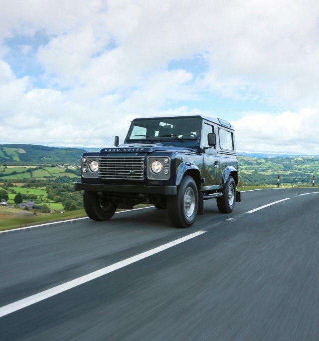 КУЛЬТОВИЙ LAND ROVER DEFENDER СТАЄ ДОСКОНАЛІШИМ 