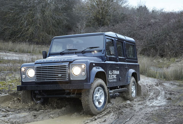 Land Rover представляє новий тестовий автомобіль Electric Defender на Женевському автосалоні