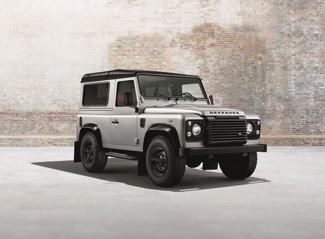 КОМПАНІЯ JAGUAR LAND ROVER ПРЕДСТАВЛЯЄ ЕКСКЛЮЗИВНІ ВАРІАНТИ ОЗДОБЛЕННЯ BLACK PACK І SILVER PACK ДЛЯ DEFENDER НА ЖЕНЕВСЬКОМУ АВТОСАЛОНІ 2014