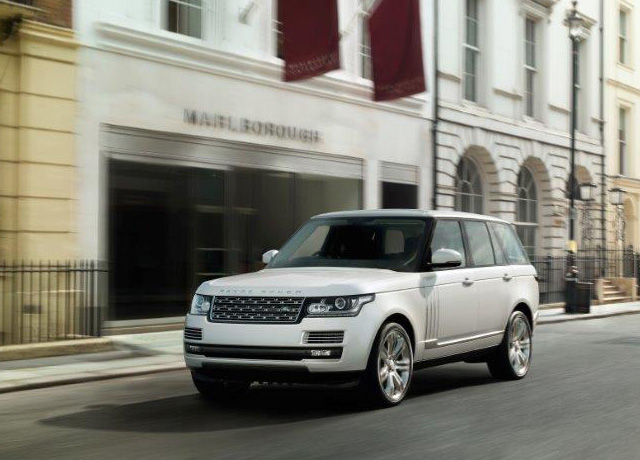 LAND ROVER ПРЕДСТАВЛЯЄ НОВИЙ RANGE ROVER З ПОДОВЖЕНОЮ КОЛІСНОЮ БАЗОЮ, А ТАКОЖ ЕКСКЛЮЗИВНУ КОМПЛЕКТАЦІЮ RANGE ROVER AUTOBIOGRAPHY BLACK 