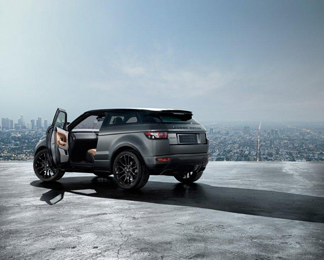 ПЕКІН: СВІТОВИЙ ДЕБЮТ RANGE ROVER EVOQUE SPECIAL EDITION, СТВОРЕНОГО СПІЛЬНО З ВІКТОРІЄЮ БЕКХЕМ