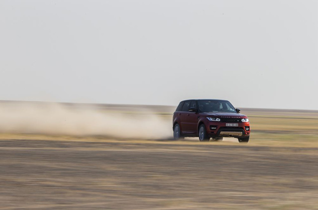 НОВИЙ RANGE ROVER SPORT ВСТАНОВЛЮЄ РЕКОРДНИЙ ЧАС ПОДОЛАННЯ ПУСТЕЛІ РУБ ЕЛЬ ХАЛІ