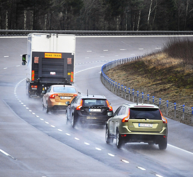 Volvo Car Corporation бере участь в успішному випробуванні системи пересування автомобілів в колоні – проект SARTRE переходить у завершальну стадію